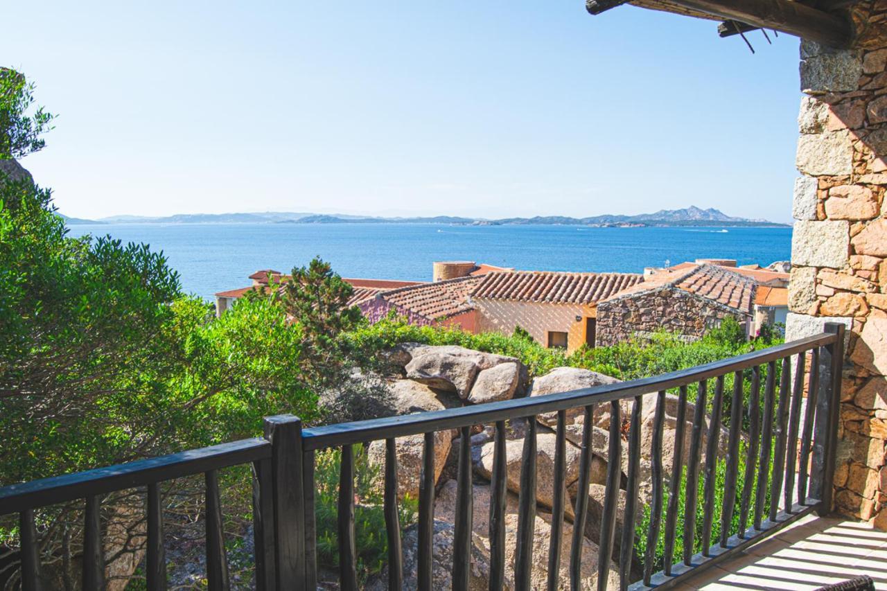Two-Bedroom Apartment Sea View