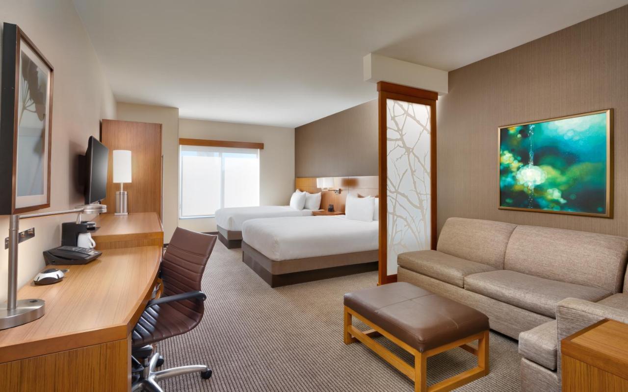 Chambre avec 2 Lits Queen-Size et Canapé-Lit - Étage Supérieur