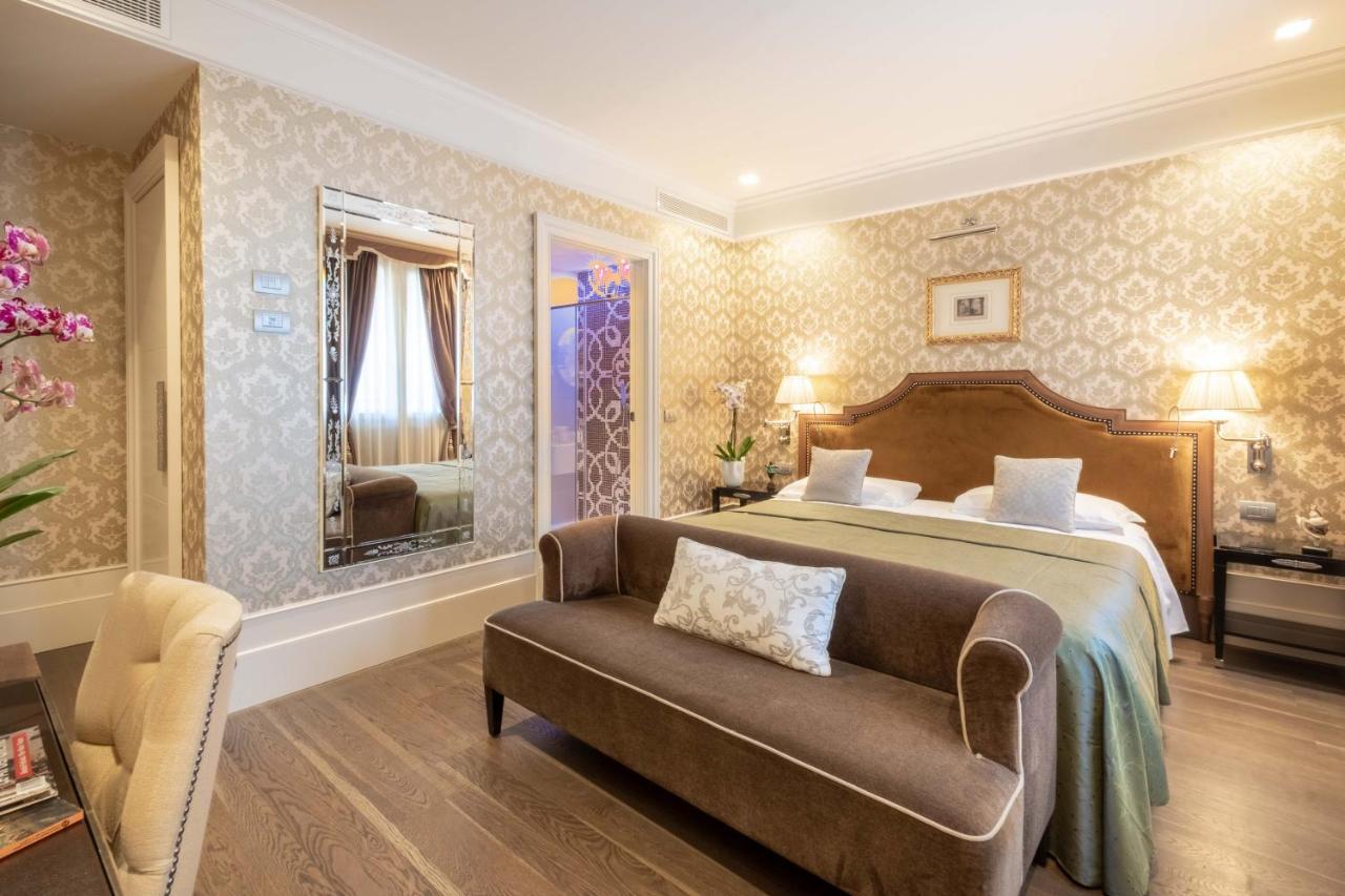 Double or Twin Room Canal View
