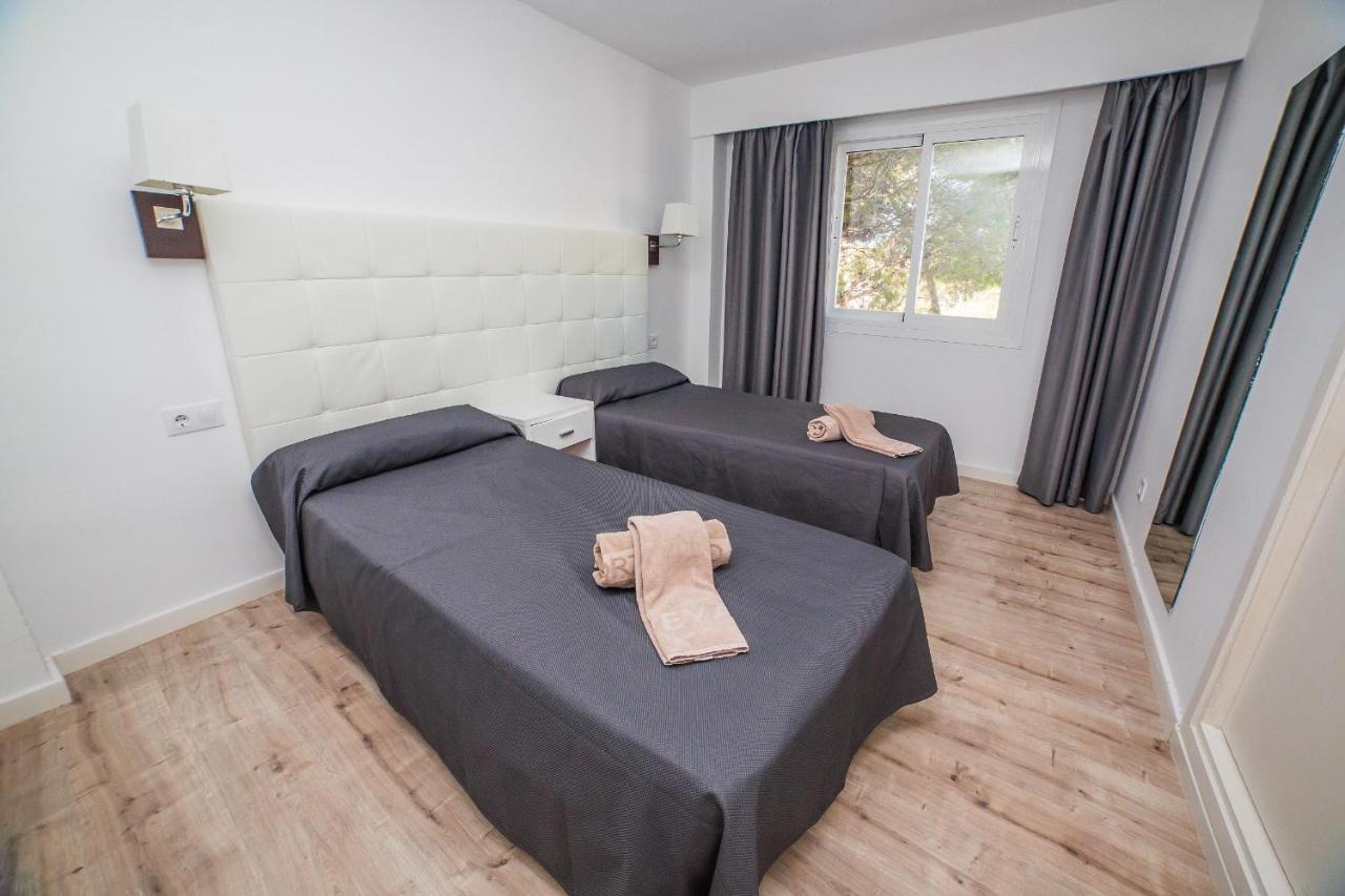 One-Bedroom Apartment (3 Adults + 1 Child)