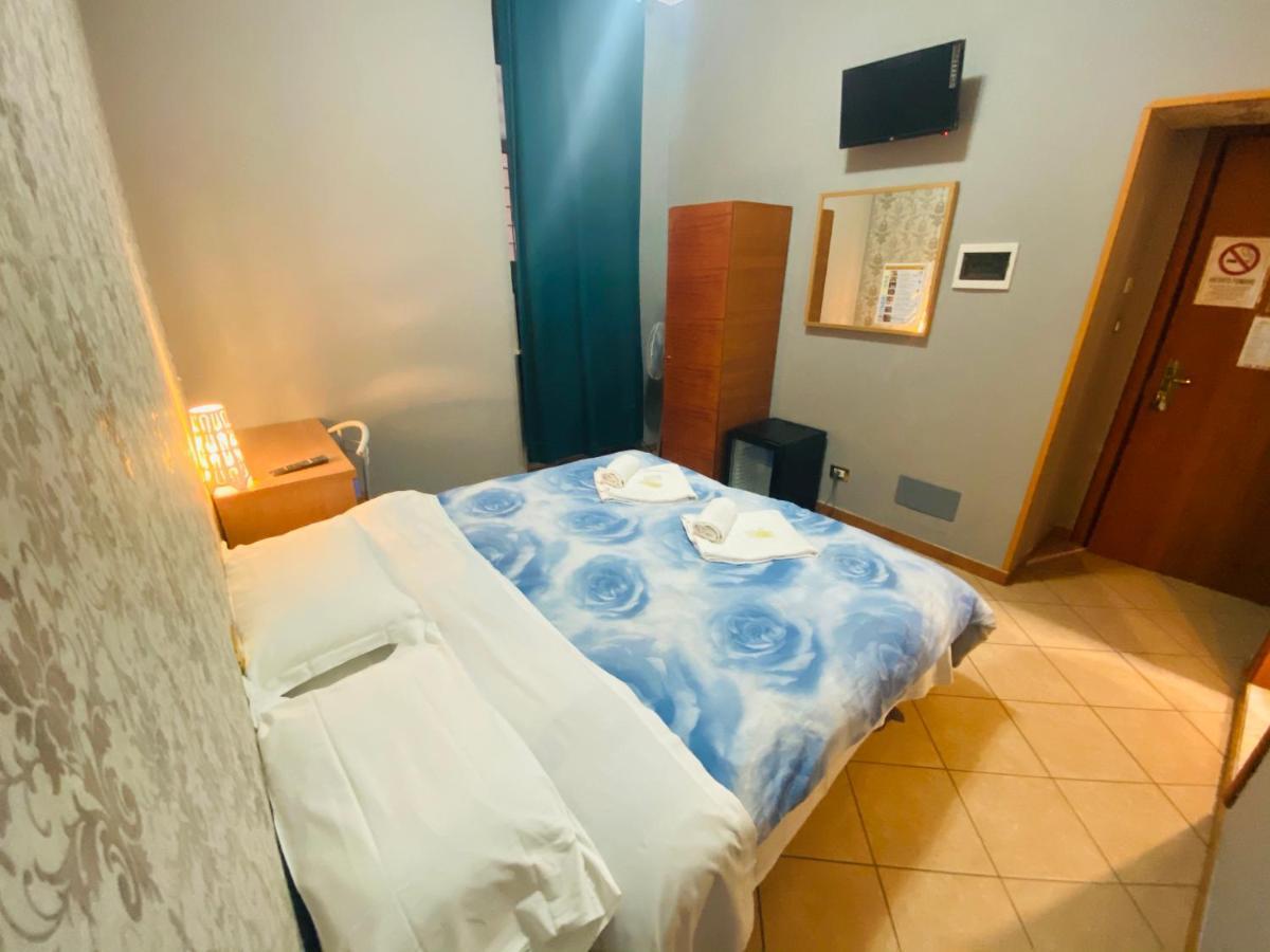 Double or Twin Room Bathroom