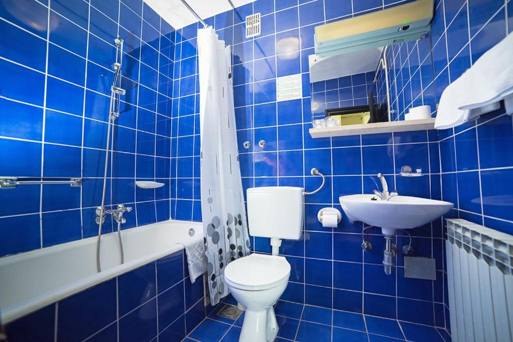 Standard Triple Room,1085850349:JPEG