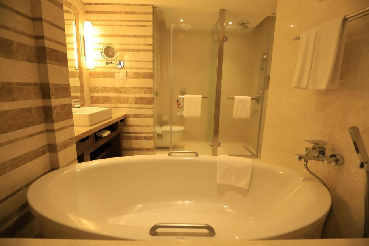 Standard Room Offers Buy1Get1 on Premium beverages between 11amto7pm on Food Soft beverages SPA Laundry,1739408214:JPEG