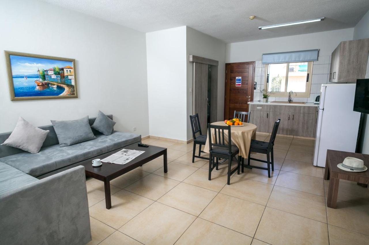 Superior One-Bedroom Apartment