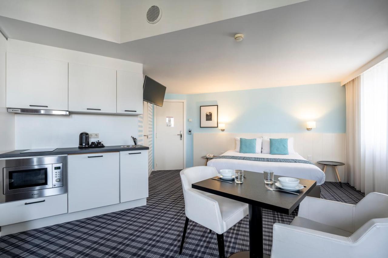 Deluxe Studio with Kitchen