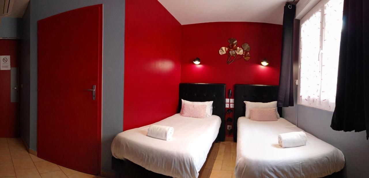 Twin Room Air-Conditioning