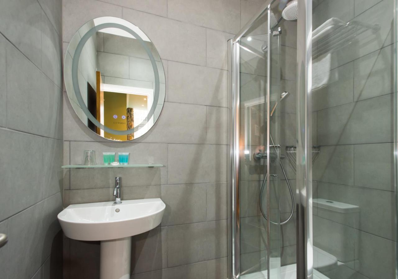 Double Room Private Bathroom