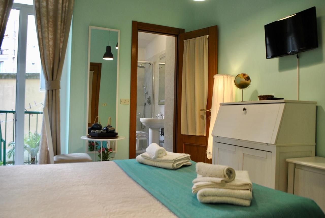Double Room Private Bathroom