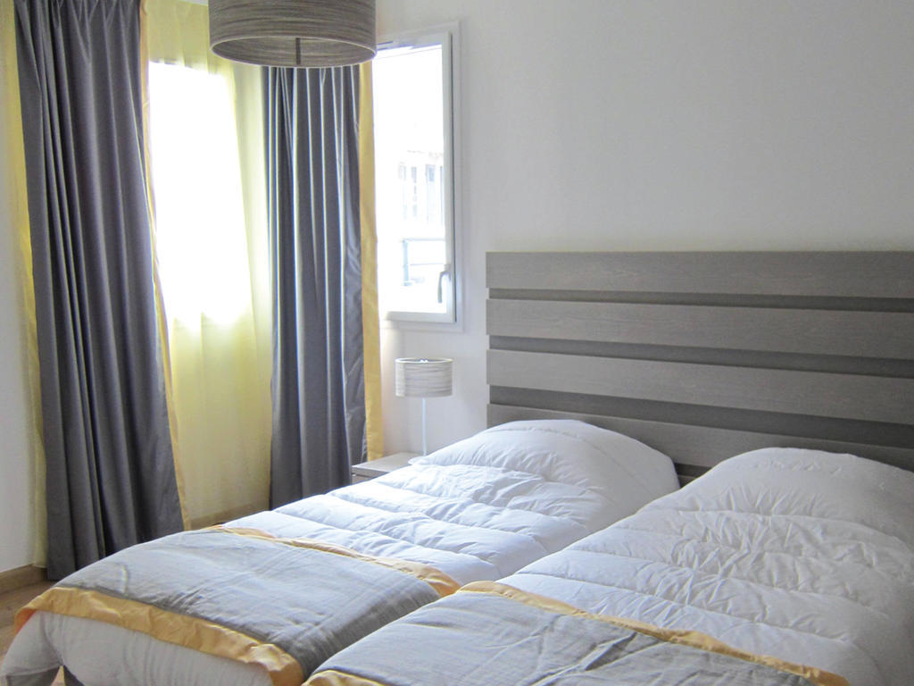 One-Bedroom with Alcove (6 Adults),1273762774:JPEG