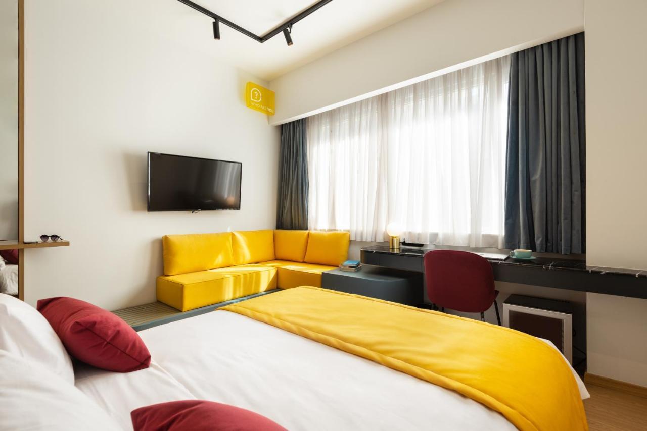 Signature Triple Room