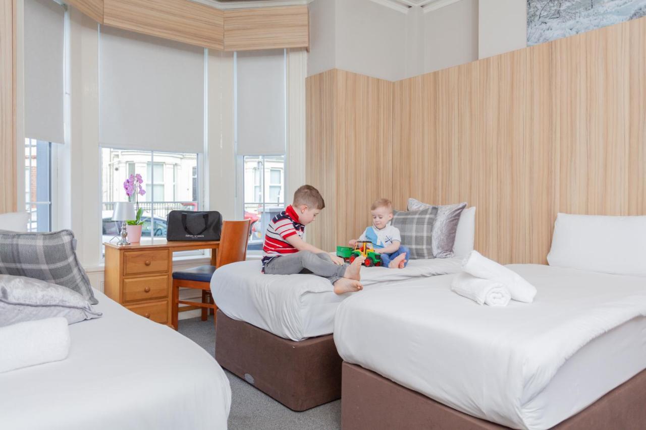 Family Room (4 persons)