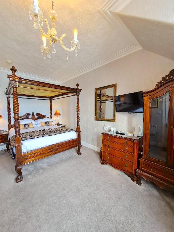 Four Poster Room Sea View
