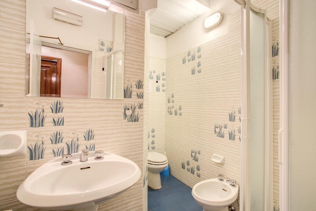 Habitación Individual con baño compartido