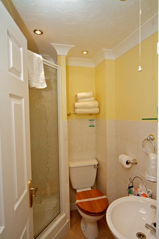 Deluxe Double Room Shower,404311806:JPEG