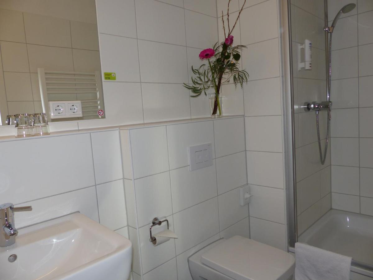 Standard Quadruple Room,1147573360:JPEG