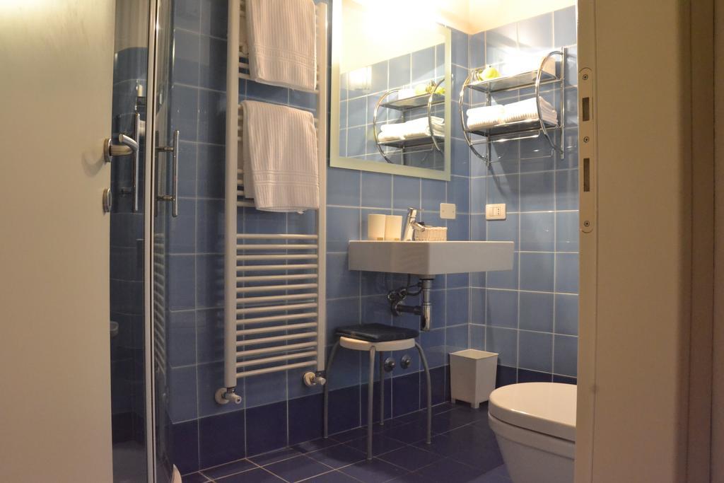 Quarto com Cama de Casal ou 2 de Solteiro