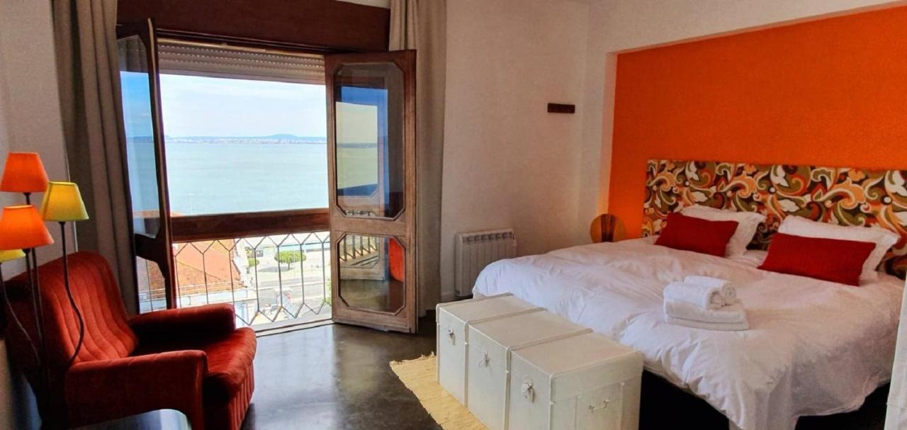 Quarto Duplo com Casa de Banho Privativa Exterior e Vista Rio