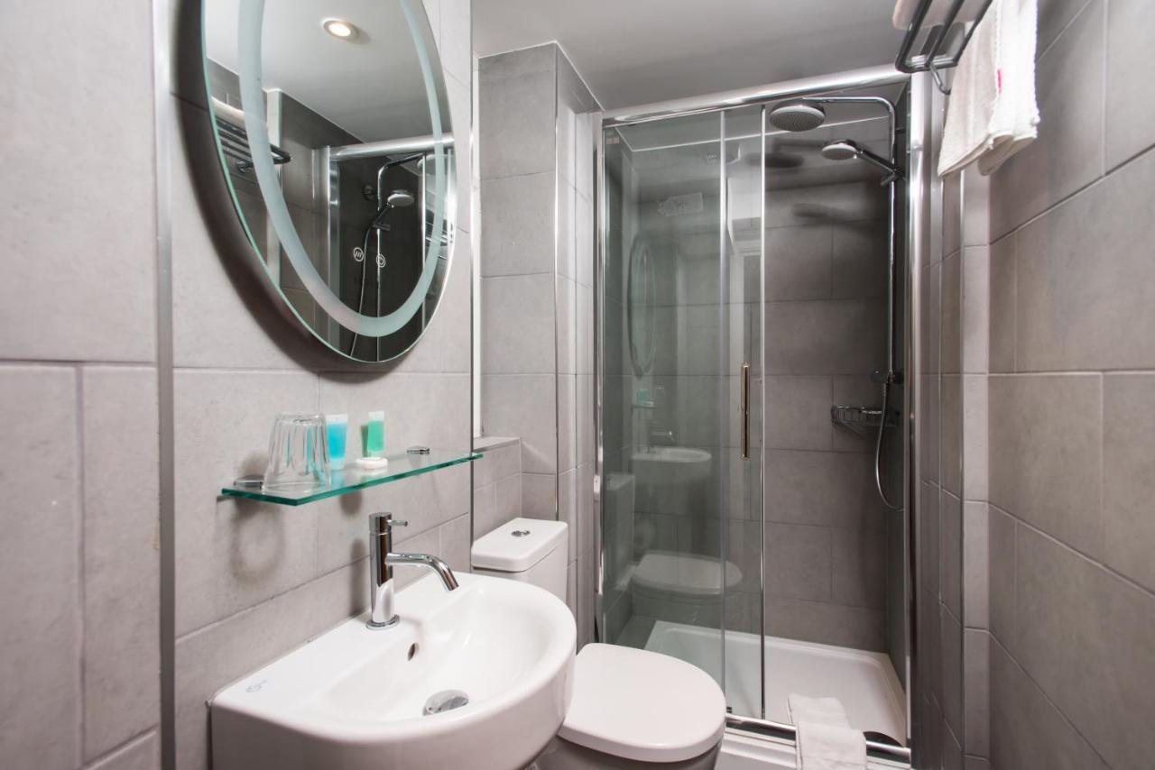 Double Room Private Bathroom