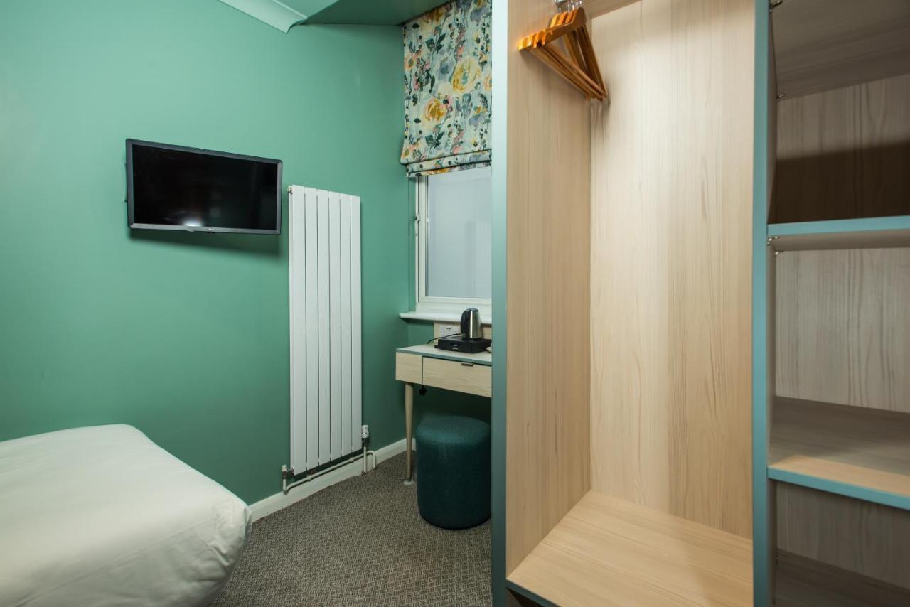 Single Room Bathroom