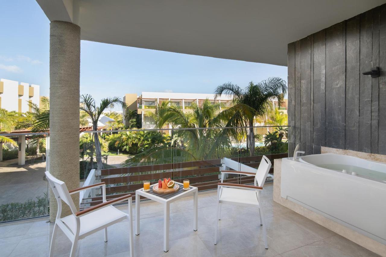Premium Junior Suite Tropical View