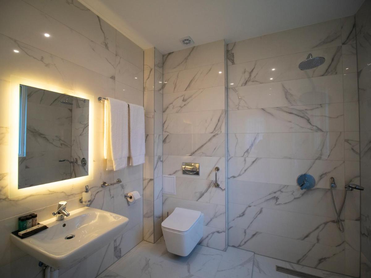Double Deluxe Room Disability Access