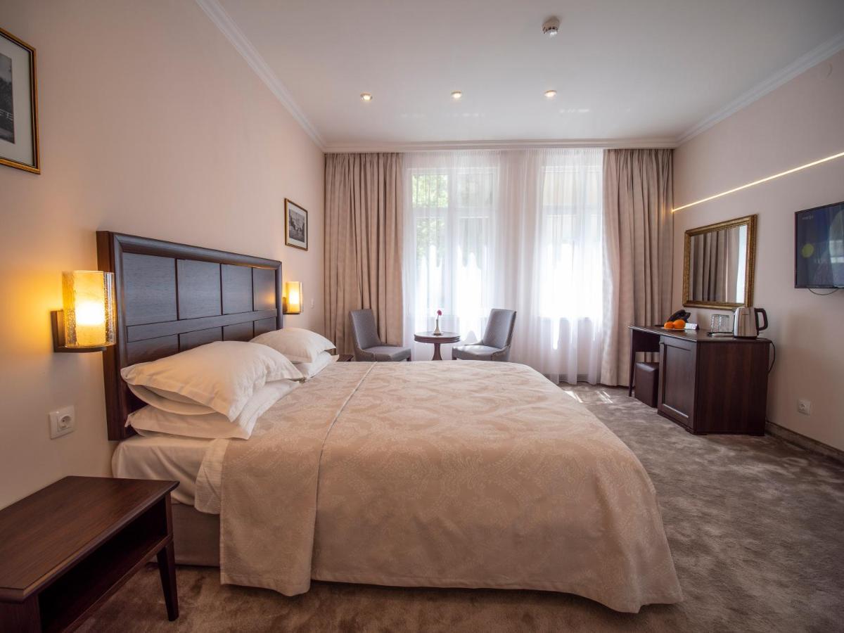 Double Deluxe Room Disability Access