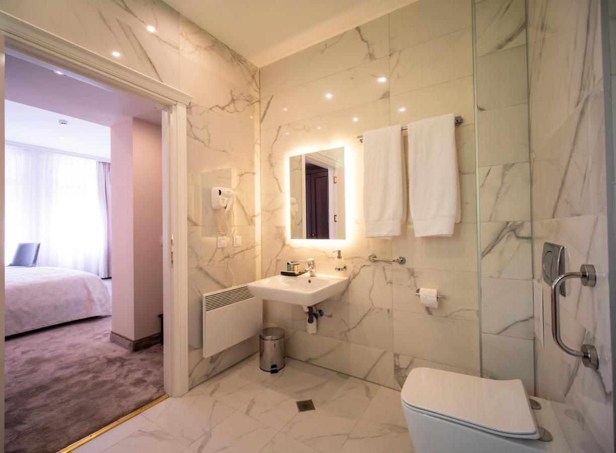 Double Deluxe Room Disability Access