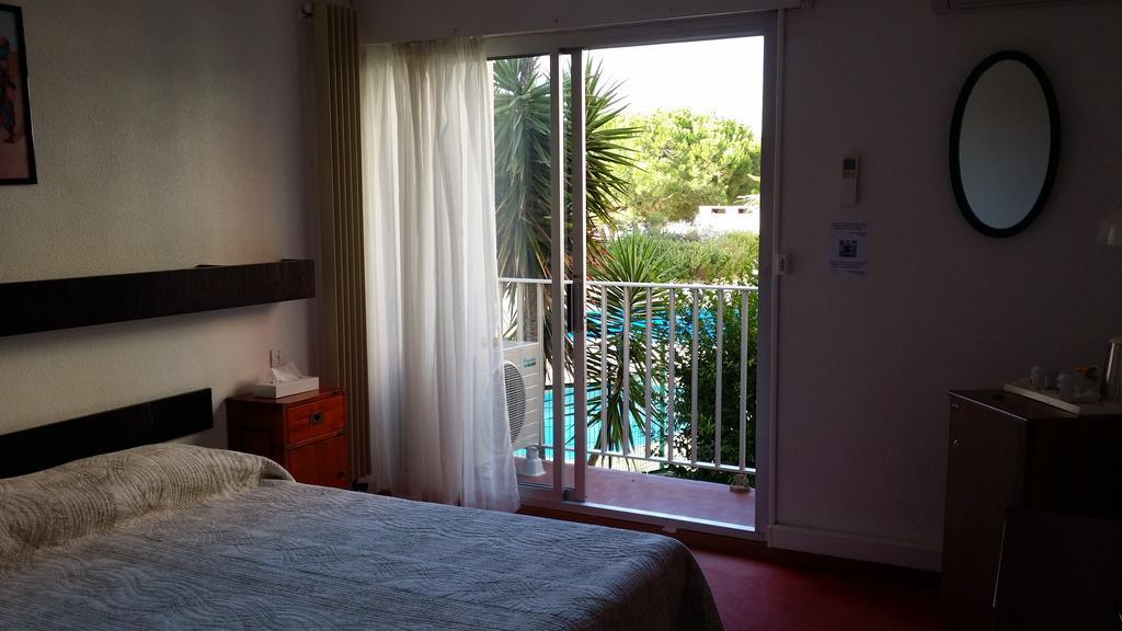 Double or Twin Room with Pool View,110691936:JPEG