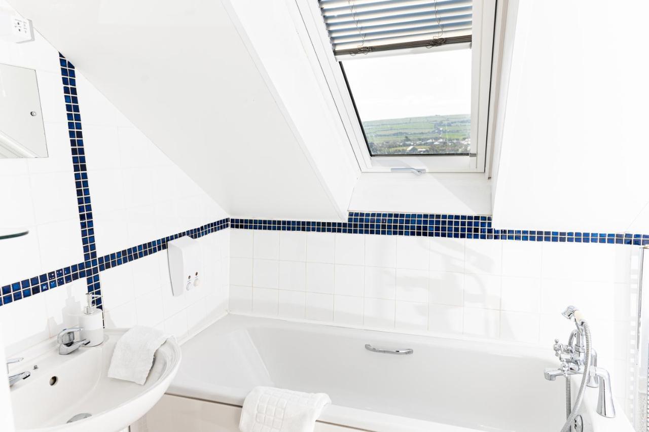 Double room en-suite bathroom