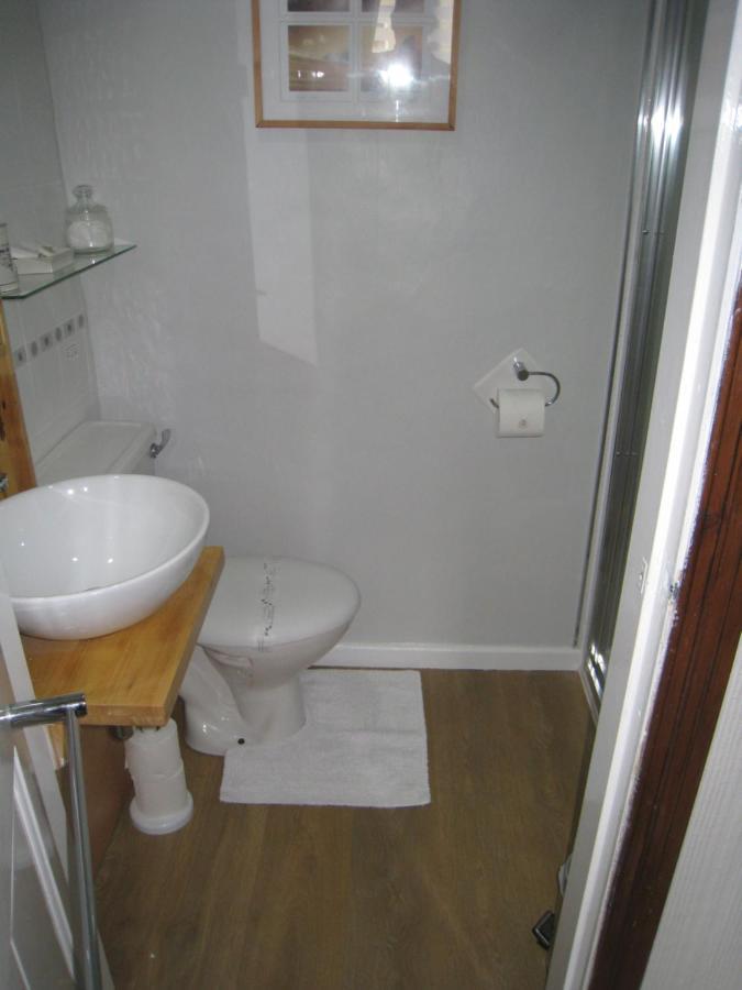 Standard Double Room Four Poster Bed