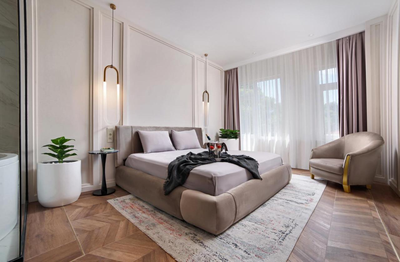 King Suite Turkish Hammam Bath Tub