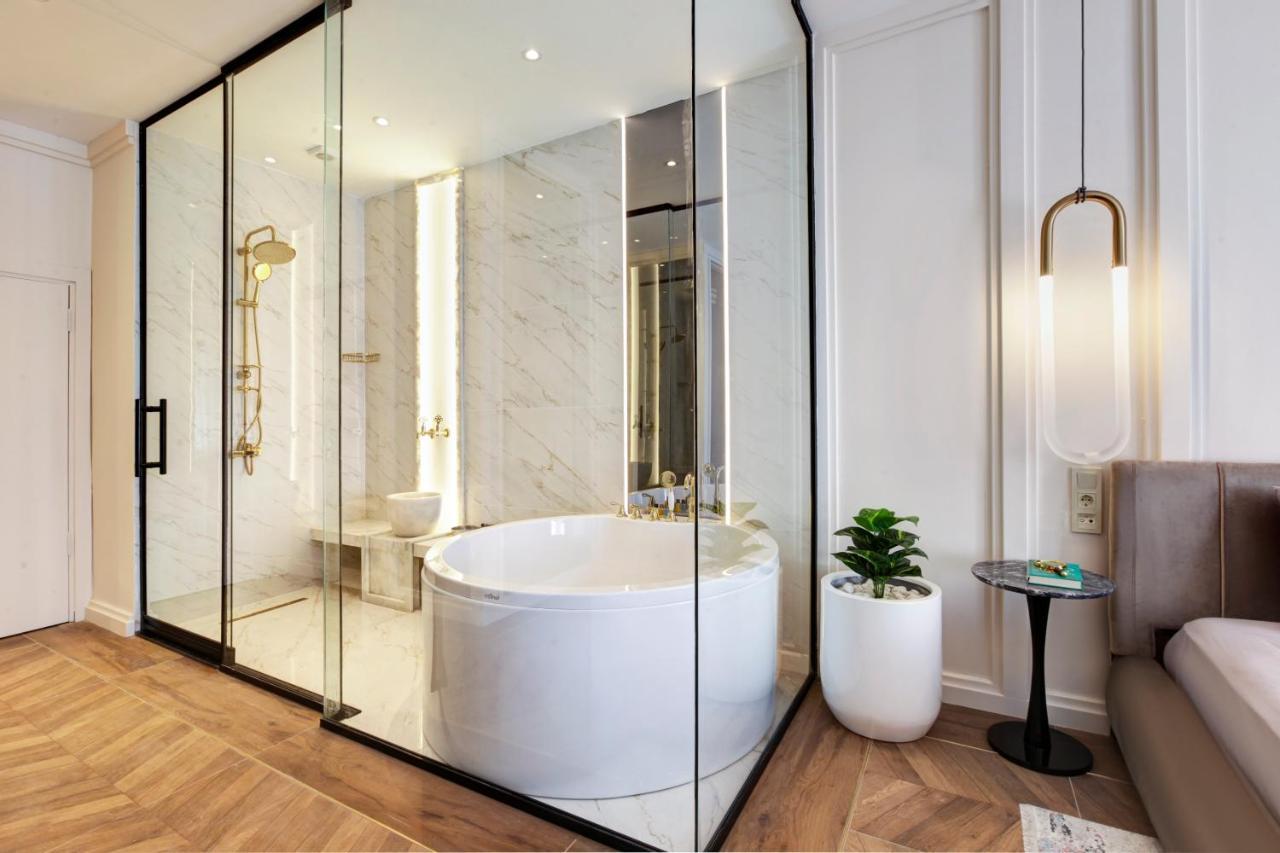 King Suite Turkish Hammam Bath Tub