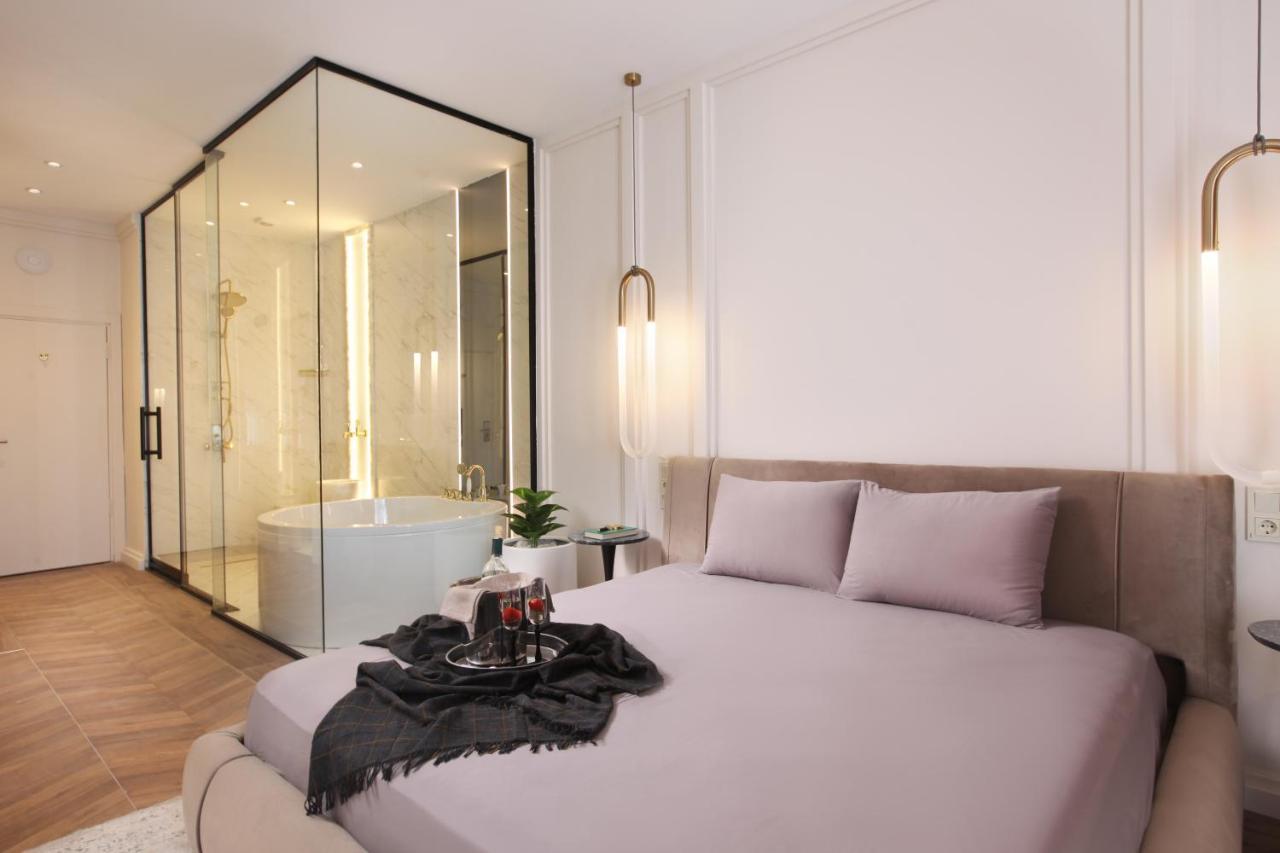 King Suite Turkish Hammam Bath Tub