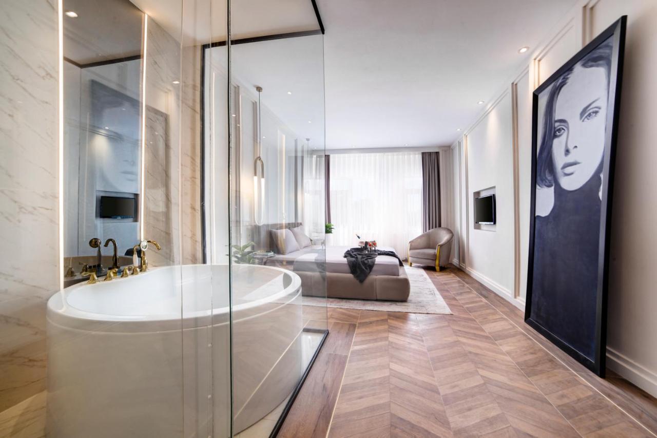 King Suite Turkish Hammam Bath Tub