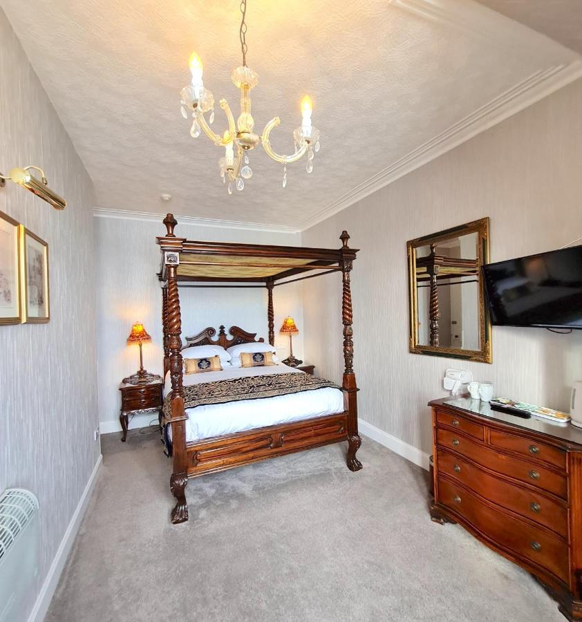 Four Poster Room Sea View