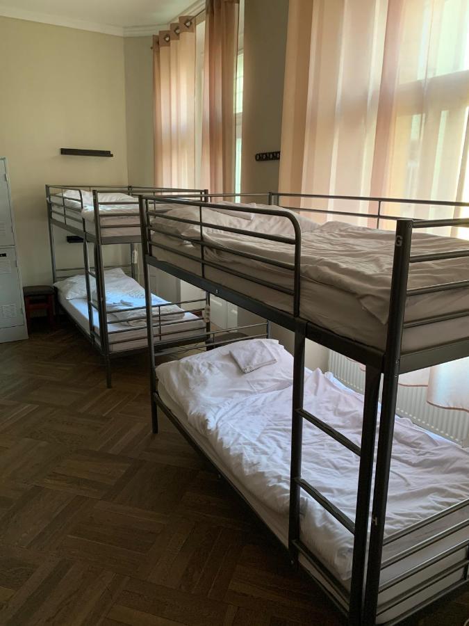 Bed 14-Bed Dormitory Room