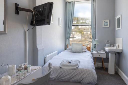 Single Room with Private External Bathroom