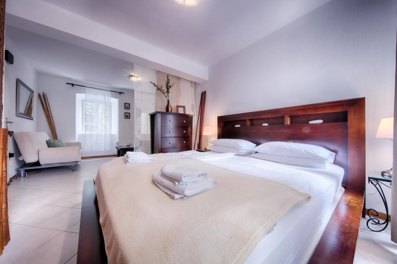 Double Room Private Bathroom