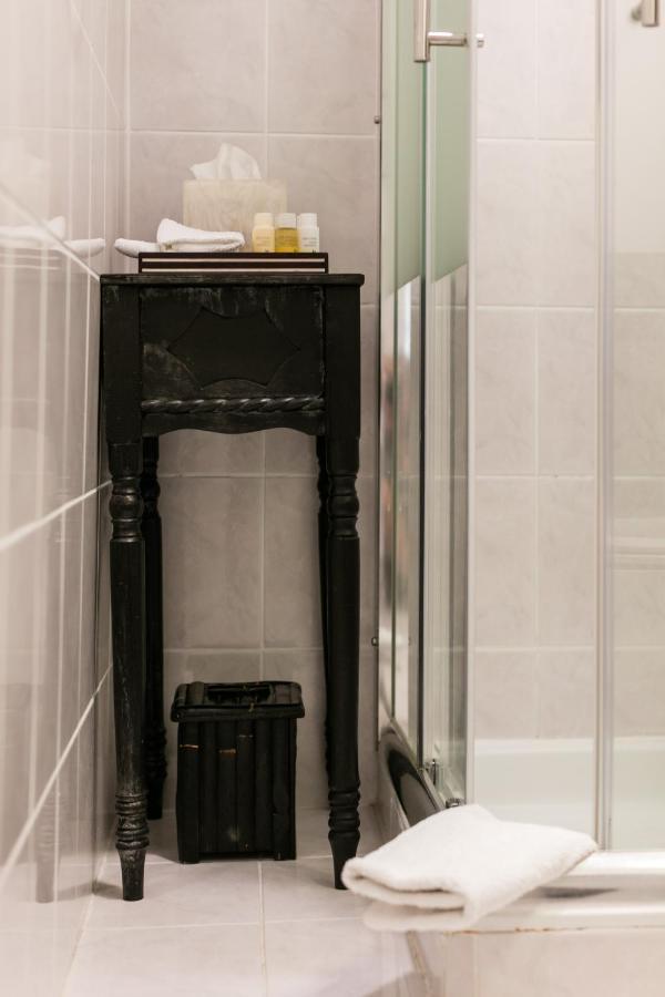 Double Room Private Bathroom