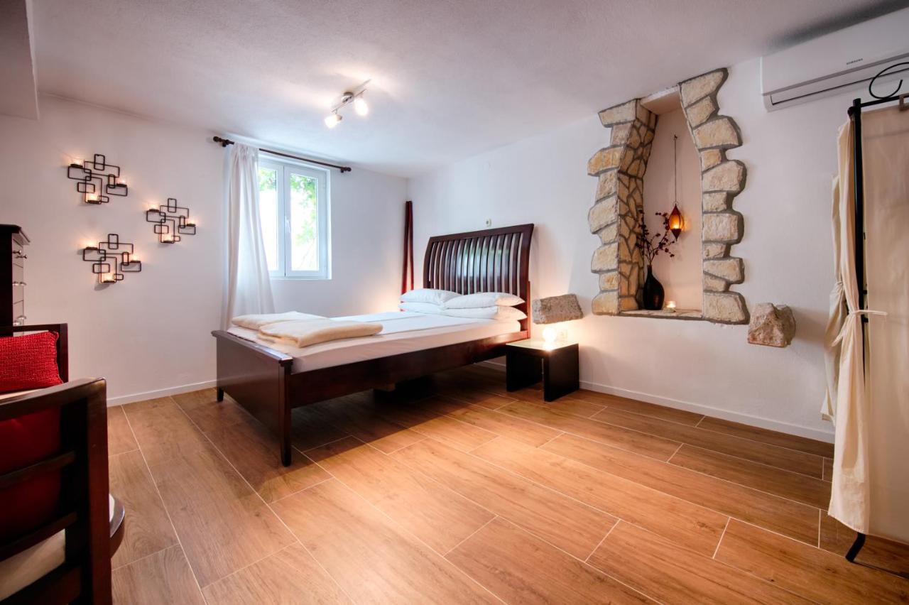 Double Room Private Bathroom
