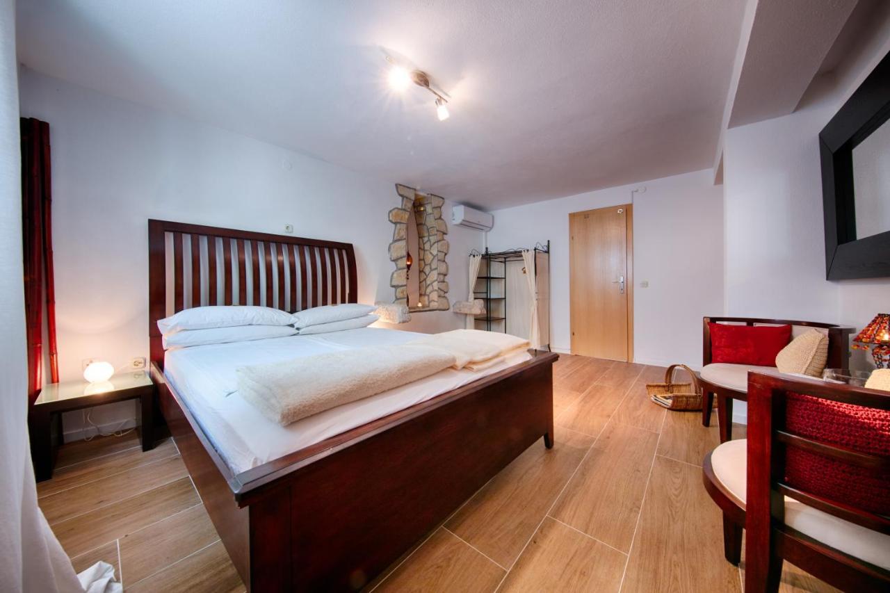 Double Room Private Bathroom