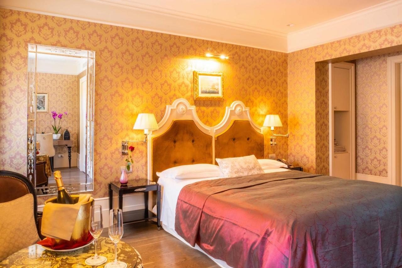 Double or Twin Room Canal View