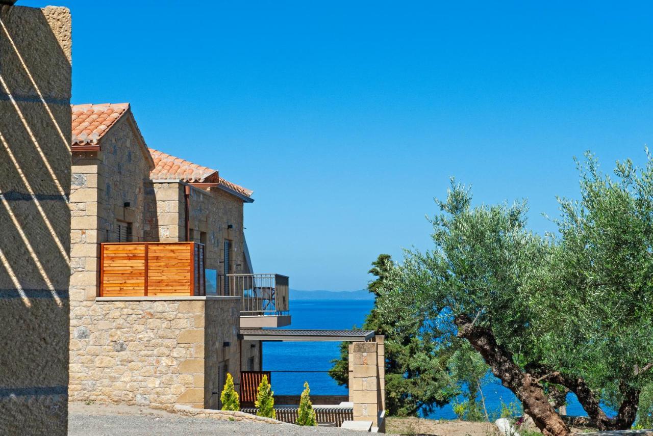 Deluxe Double or Twin Room Side Sea View