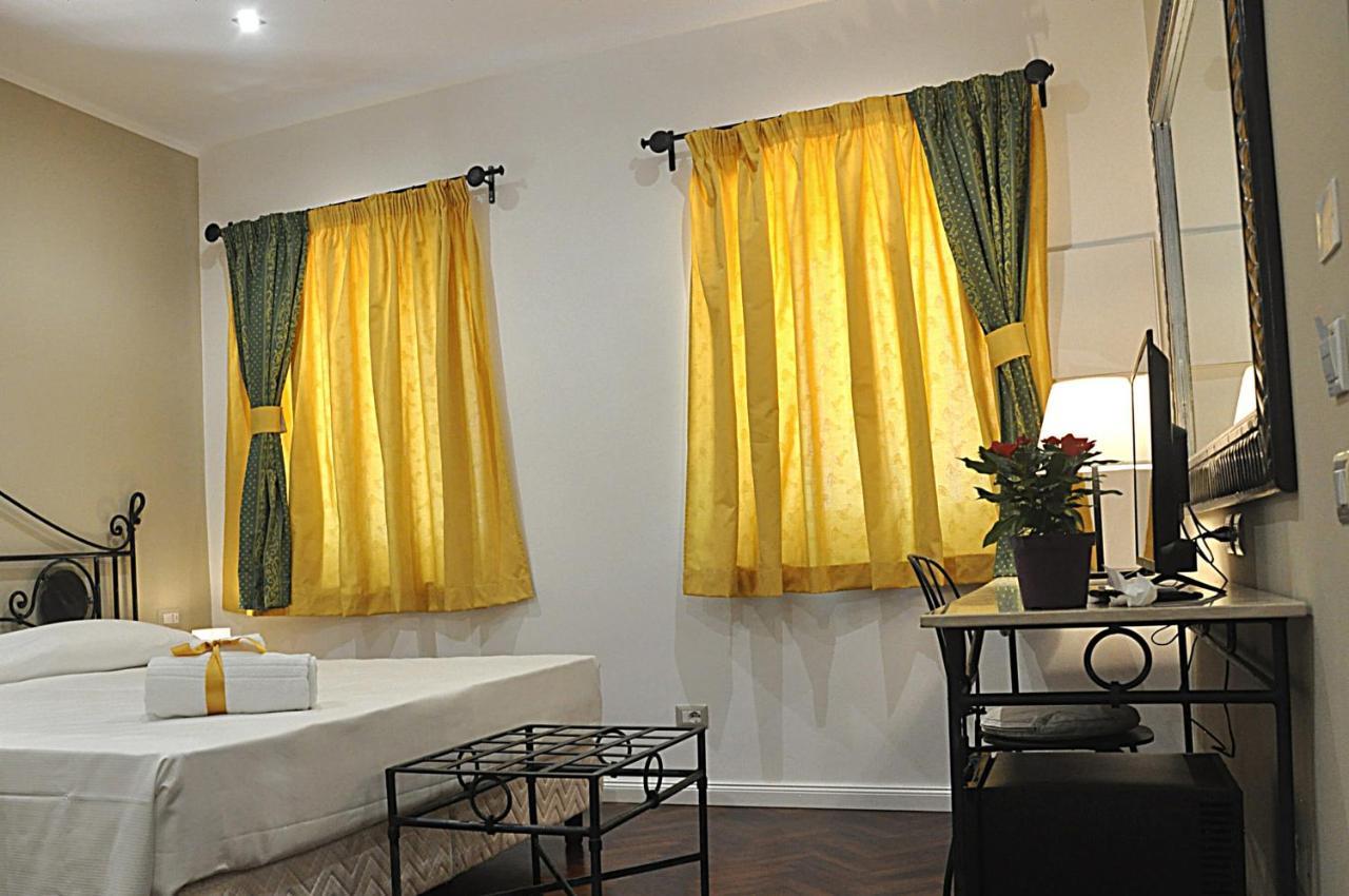 Double or Twin Room Private Bathroom