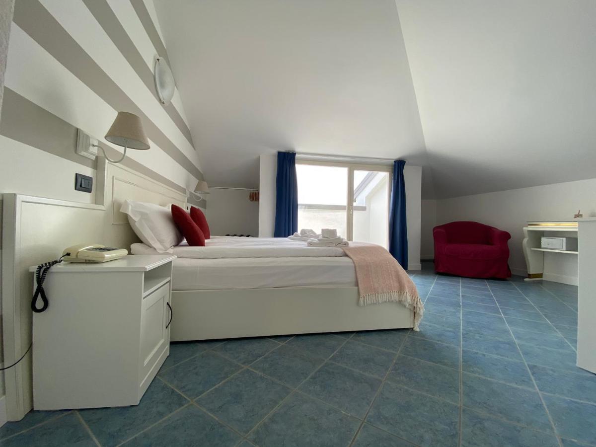 Superior Double or Twin Room Lake View