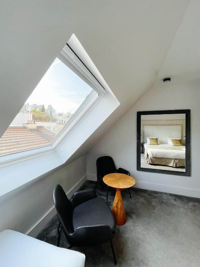 Privilege Triple Room courtyard or street view