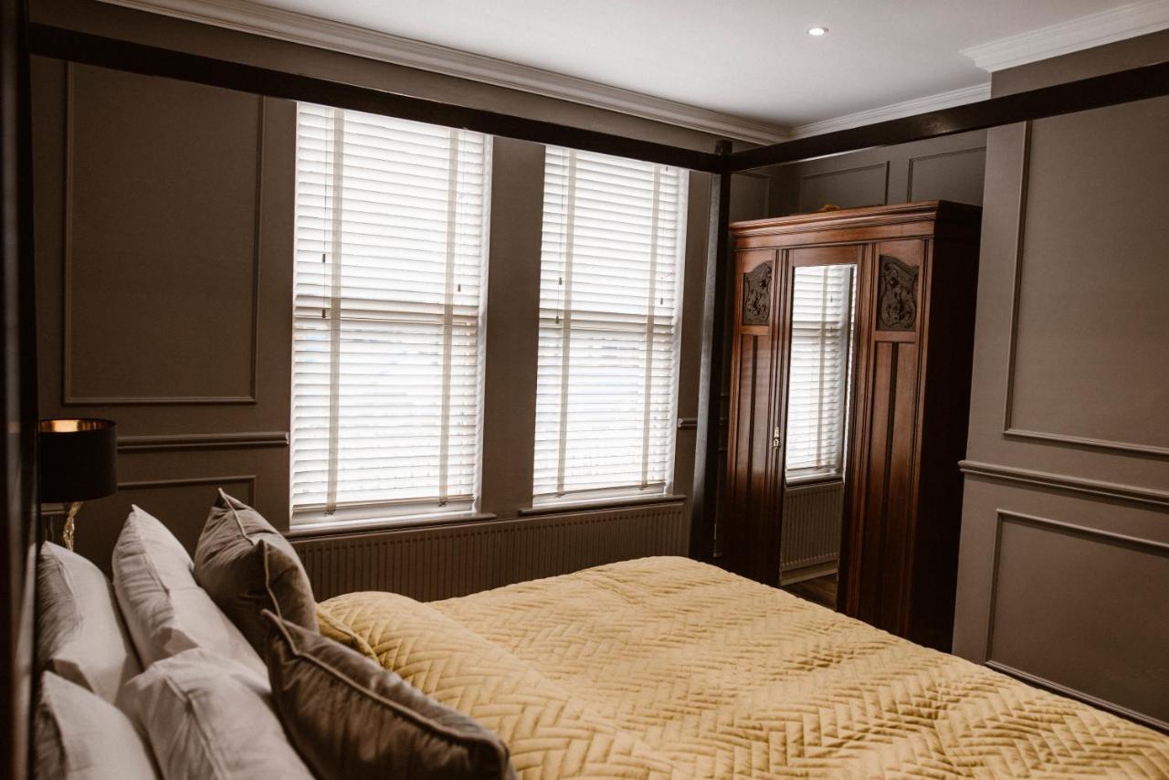 Deluxe Family Suite
