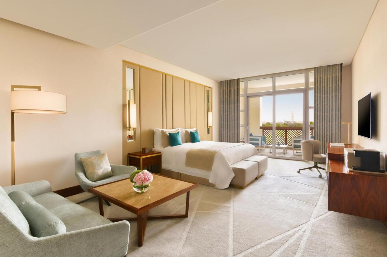 Grand Deluxe Room 1 King Pool View Balcony