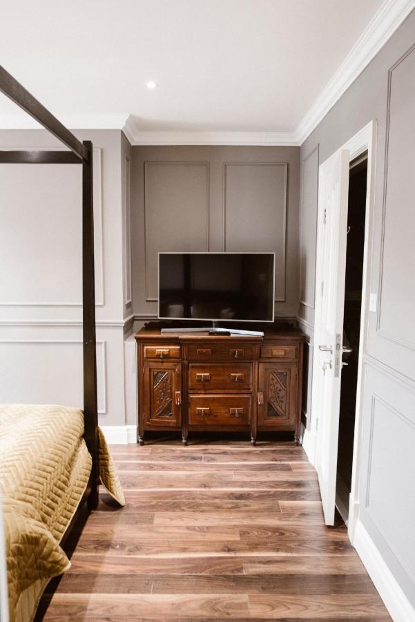 Deluxe Family Suite