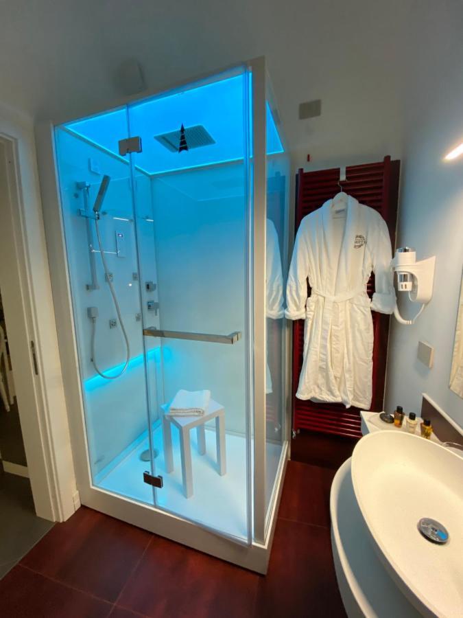 Queen Suite